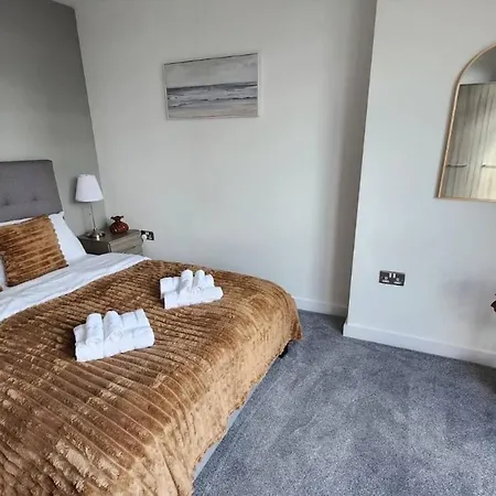 Stylish Escape - Spacious Balcony - Sleeps 4 Apartment Leeds (West Yorkshire)