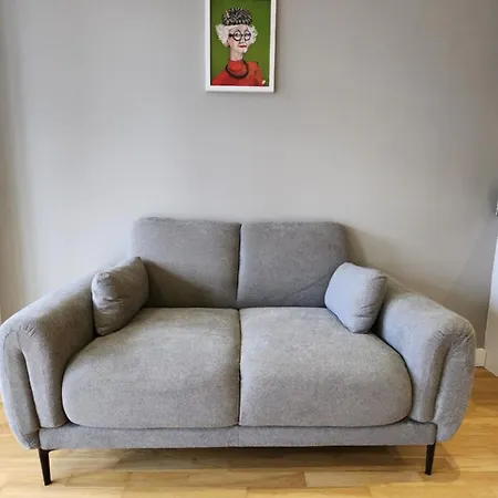 Stylish Escape - Spacious Balcony - Sleeps 4 * Leeds (West Yorkshire)